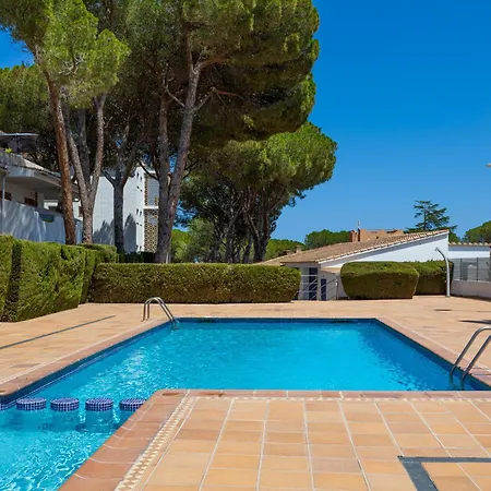 Familiar Con Piscina, Terraza Y Wifi, A 450m De La Playa De Riells, - Es-325-20 * Torroella de Montgrí