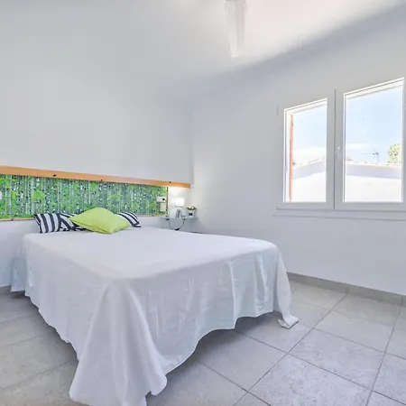 Familiar Con Piscina, Terraza Y Wifi, A 450m De La Playa De Riells, - Es-325-20